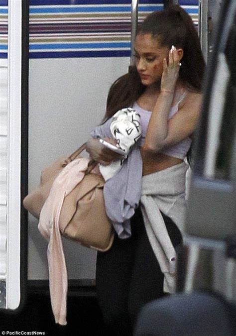 Ariana Grande Looks Battered And Bruised On Set Of Scream Queens Scream Queens Ariana Grande