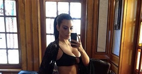 9 Things Kim Kardashians Bikini Selfie Taught Us About Her Bathroom