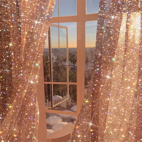 Pin by 𝐣𝐞𝐧𝐧 𝐧𝐠𝐮𝐲𝐞𝐧 ヅ on Eloquent | Glitter photography, Wall collage