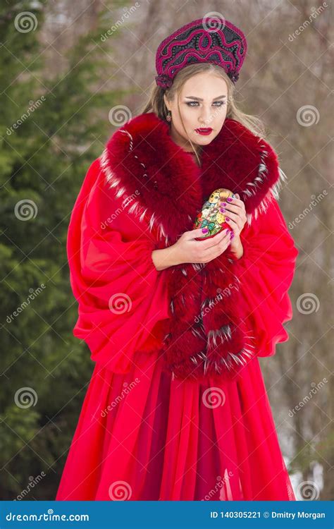 Winter Fashion Caucasian Girl In Red Unique Dress And Kokoshnik With Accessories Stock Image