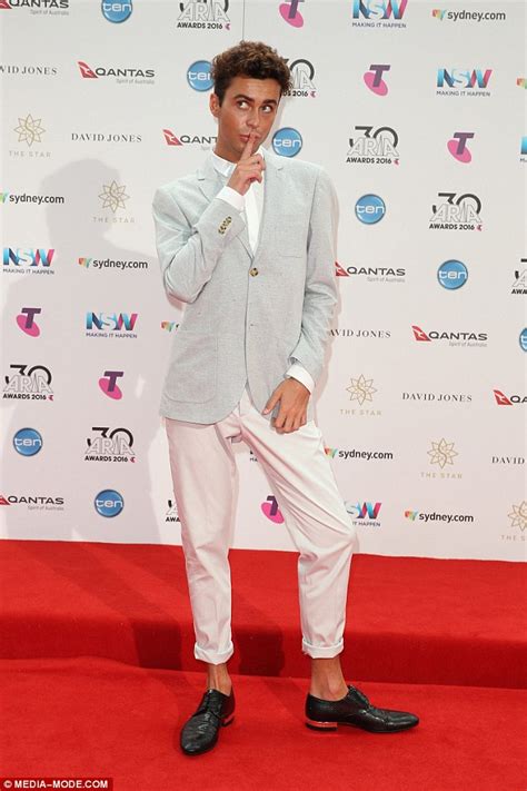 Aria Awards Red Carpet Sees Kurt Coleman Show Off His Natural Tan