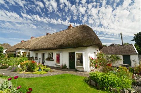 20 Irish Cottage Style Decor Ideas And Features Lovetoknow