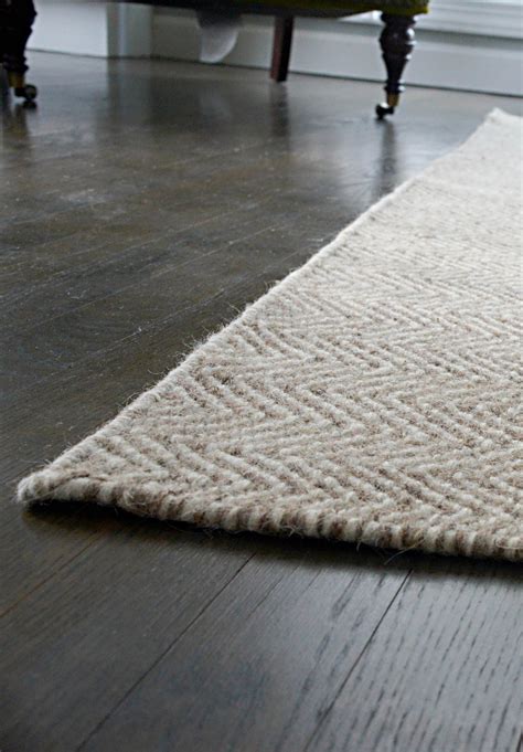 Suffock Natural Wool Woven Rug Hook And Loom