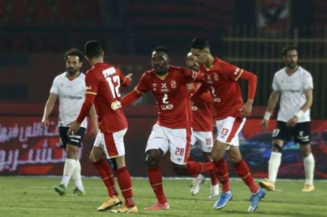 نحوها بعاطفة جياشة وقد إتصلت به لكي تعيد له الروب، ولكن جائه النمساوي (سلامة الياس) وهو بلطجي معروف وطلب منه رفع قضية على زوجته. موسيماني يمدح «قوة شخصية» أجاي: أنقذ الأهلي - الوطن