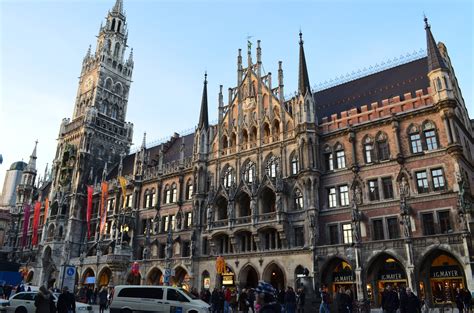 The Famous Rathaus In Munich Germany Nhà Thơ