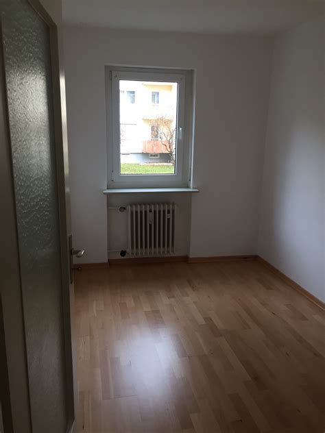 Jetzt wohnung mieten mit 3 bis 3,5 zimmer! Sonnige 3-Zimmer-Wohnung mit Balkon in München-Perlach