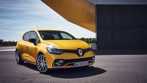 Renault Clio Rs Refreshed And Updated With 220 Hp In Trophy Guise