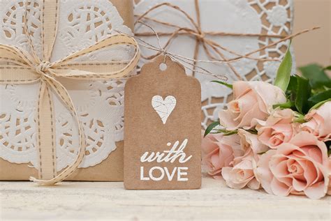 24/7 customer service · $10 coupon code: Wedding gift ideas: Where to set up gift and bridal gift ...