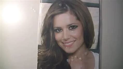 Cheryl Cole E Kimberley Walsh Sborra Ad Alta Voce In Omaggio Alle