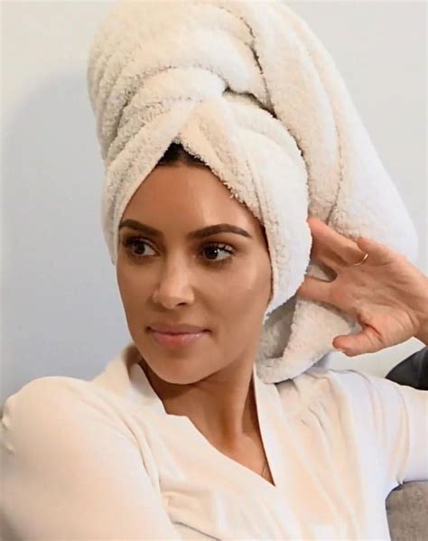 Pinterest Deborahpraha ♥️ Kim Kardashian Neutral Tone Makeup Look