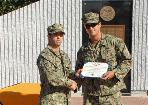 Dvids Images Navy Eod Techs Awarded Bronze Stars Image 2 Of 5