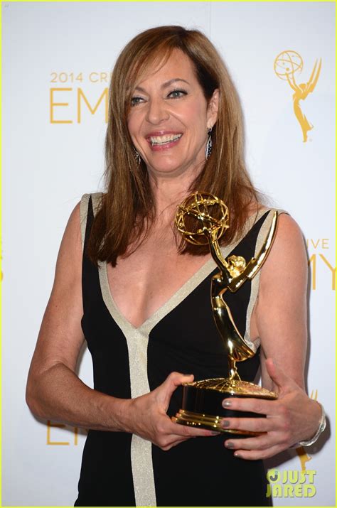 Allison Janney Wins Emmy For Guest Actress In A Drama Series Photo 3177745 Allison Janney