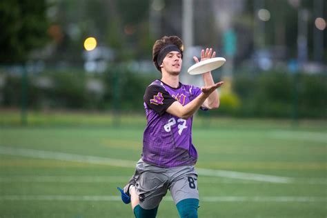 Uw Ultimate Frisbee Team Makes Nationals Local Sports