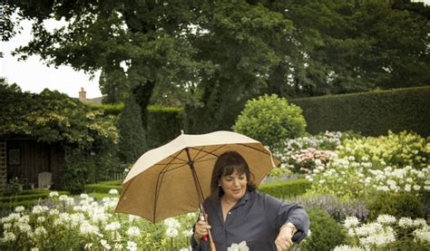 Kiki Nakita Take A Tour Of Ina Gartens East Hampton Garden
