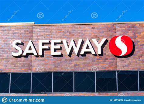 15 Nov 2019 Pleasanton Ca Usa Close Up Of Safeway Sign At Their