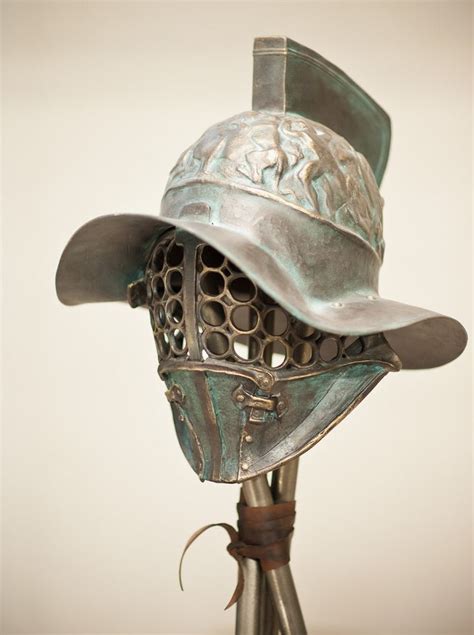 Ancient Pompey Gladiator Helmet Roman Helmet Ancient Bronze Etsy 甲冑