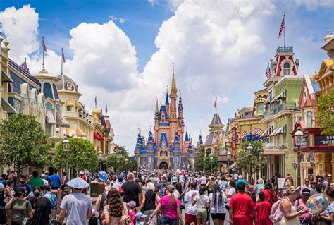 2021 2022 Best And Worst Months To Visit Disney World Disney Tourist Blog