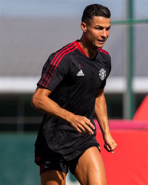 Photos Cristiano Ronaldo Pictured In Second Day Of United Training