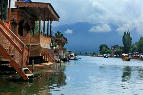 There are so many things to do in bentong. 5 things to do in Srinagar - India Highlight Voyages ...