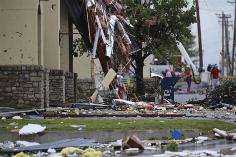 Rare August Tornado Sends 30 To Hospital In Tulsa No Deaths Ap News