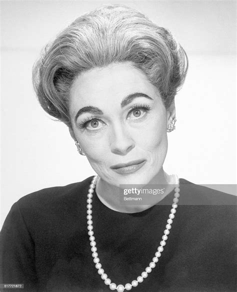 Faye Dunaway Playing Joan Crawford In Mommie Dearest News Photo Getty Images