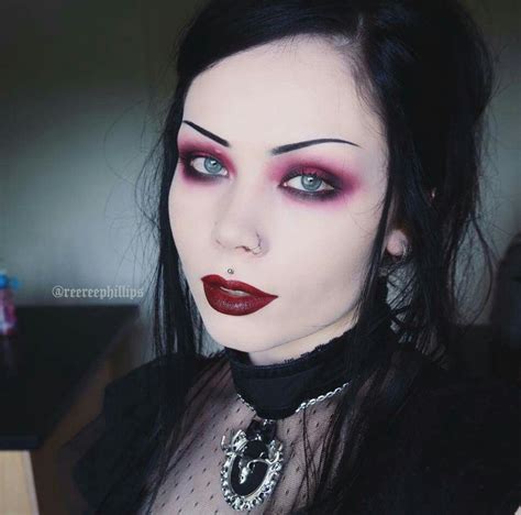 Pin By Ilion Jones On Gothic Punk Vampire Gothic Eye Makeup Goth