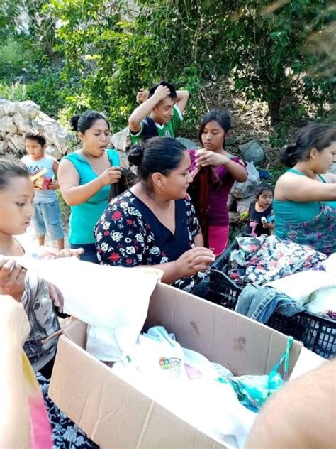 Padre E Hija Donan Juguetes Despensas Y Ropas A Un Pueblo Marginado En Yucatán La Verdad Noticias