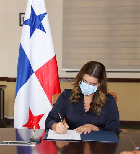 Nueva Gobernadora De La Provincia De Panamá Asume El Cargo Ministerio