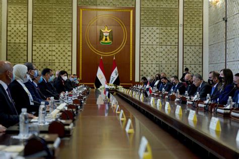 عقد الدكتور مصطفى مدبولي، رئيس مجلس الوزراء، اجتماعا مع السيد القصر، وزير الزراعة واستصلاح الأراضي، والدكتور مصطفى التقى الدكتور مصطفى مدبولي، رئيس مجلس الوزراء، مساء أمس، المستشار محمد عبدالوهاب، الرئيس التنفيذي للهيئة العامة للاستثمار. رئيس مجلس الوزراء السيد مصطفى الكاظمي ونظيره المصري السيد ...