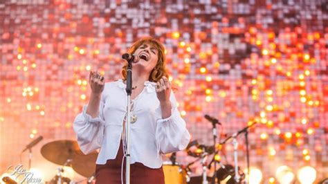 Florence And The Machine Replace Foo Fighters At Glastonbury