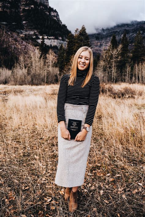 Babe Missionary Pose Fashion Babe Missionaries Photoshoot Riset