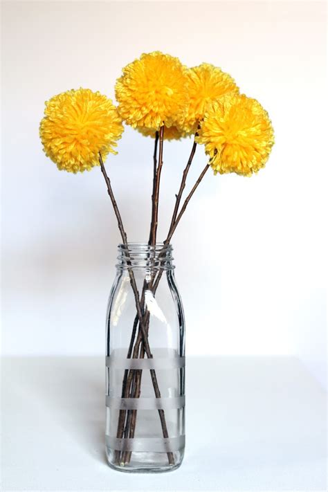 If you're interested in seeing how much water your flowers actually 'drink'. We Can Make Anything: pom-pom flowers