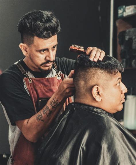 Use a #5 clipper size for more classic or gentlemen's cuts. The Number 5 Haircut: Length, Guide and Look Book » Men's Guide