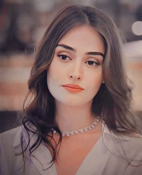 Pin By Wardah 💜 On Esra Bilgiç In 2020 Turkish Beauty Turkish Women