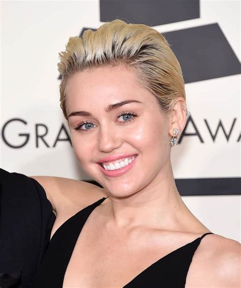 Miley Cyrus S Hairstyles Over The Years