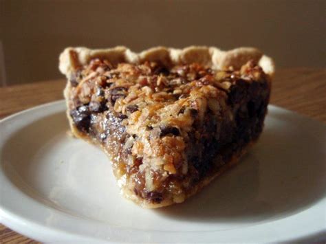 These derby pie bars have a buttery shortbread crust, a bourbon pecan pie filling, and two layers of chocolate throughout. derby daze | my equine favorites | Derby pie, Kentucky ...
