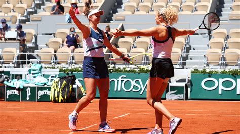 Leylah пр fernandez, barbora krejcikova онлайн, олимпийские игры 2021, rio de janeiro. French Open: Barbora Krejcikova triumphiert auch im Doppel ...