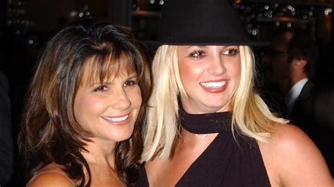 Britney Spears Reunites With Her Mother After Three Years Cnn
