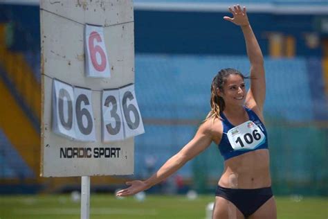 La colombiana catherine ibargüen clasificó este viernes a la final de salto triple femenino en los juegos olímpicos tokio 2020. Guatemalteca busca llegar a los Juegos Olímpicos en salto ...