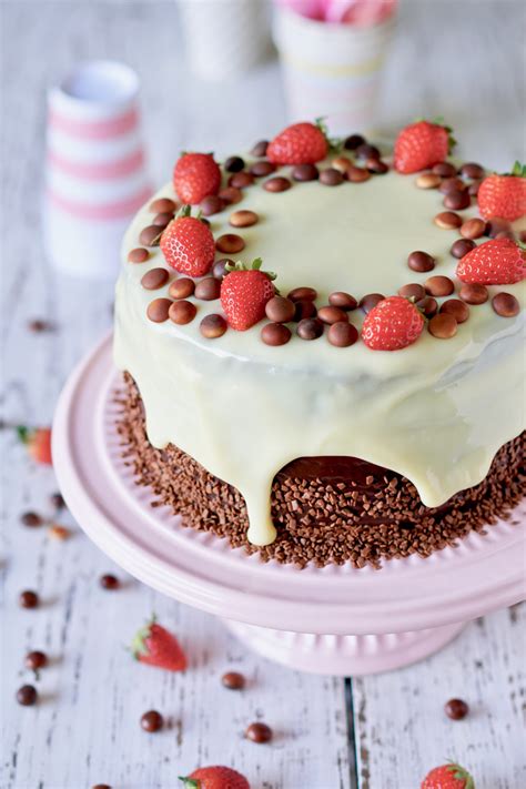 Bolo De Morango E Brigadeiro Flamboesa