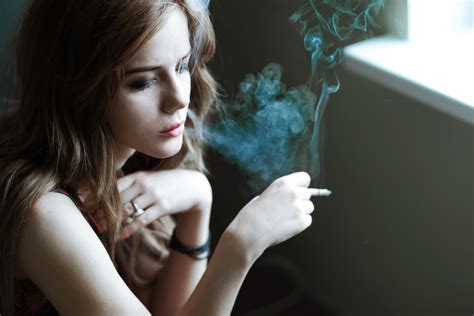 Wallpaper Women Brunette Glasses Sitting Smoking Cigarettes