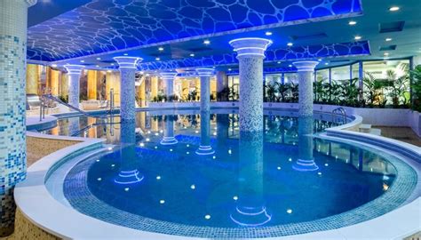 Marina d'or ha sabido adaptarse a los tiempos de crisis y se ha convertido este verano en una de las mejores opciones para las vacaciones en familia en sus numerosos hoteles, algunos, como el. Hotel Marina d'Or 5 | Hotel 5 estrellas | Hotel Balneario