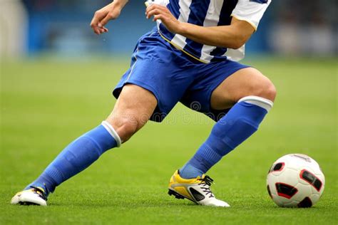 Soccer Player Stock Image Image Of Athletic Athlete 19082139