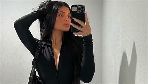 Kylie Jenner Raises Temperature As She Flaunts Her Cleavage