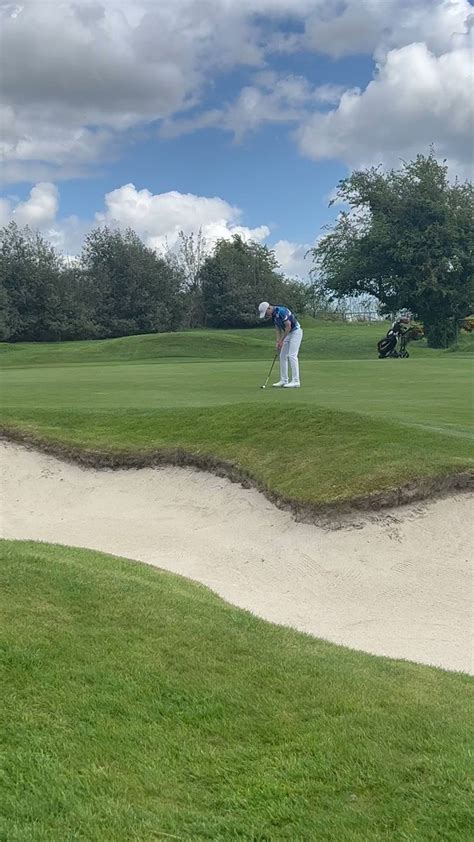 irish amateur golf info on twitter munster amateur championship morgan rolls in an eagle putt
