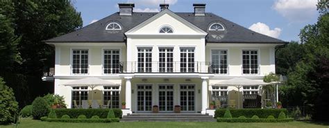 Modernisiertes dreifamilienhaus als kapitalanlage haus kaufen. Immobilien in Köln - Ihr Immobilienmakler Engel & Völkers
