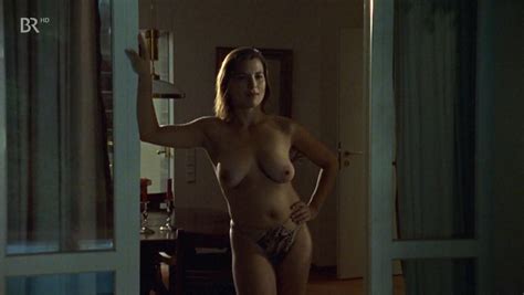 Nude Video Celebs Julia Urban Nude Munchen 7 S01e06 2003