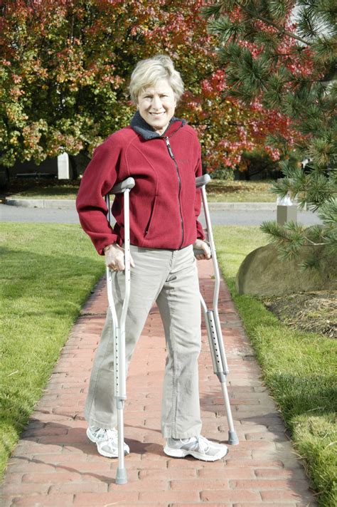 Blog Guide To Using Crutches Canes And Walkers Certhealth