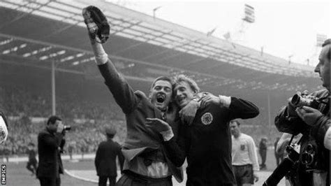 Denis law, dennis k law, kwok s law. DENIS LAW, WEMBLEY 9-3 AND THE SINGING GOALKEEPER | Scotzine