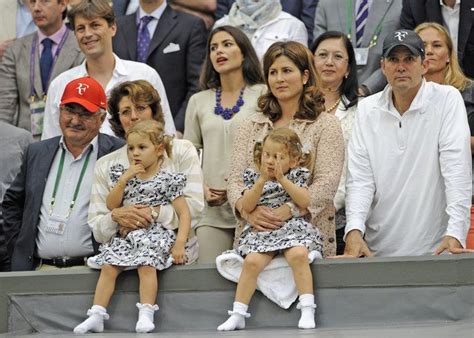 Unassuming kid successfully lobs roger federer on world tennis day. roger-federer-childs-wallpaper | Celebrities Child ...